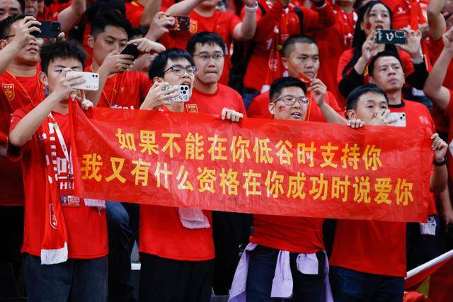 文班亚马33+15马刺险胜篮网 绿军屠奇才5连胜